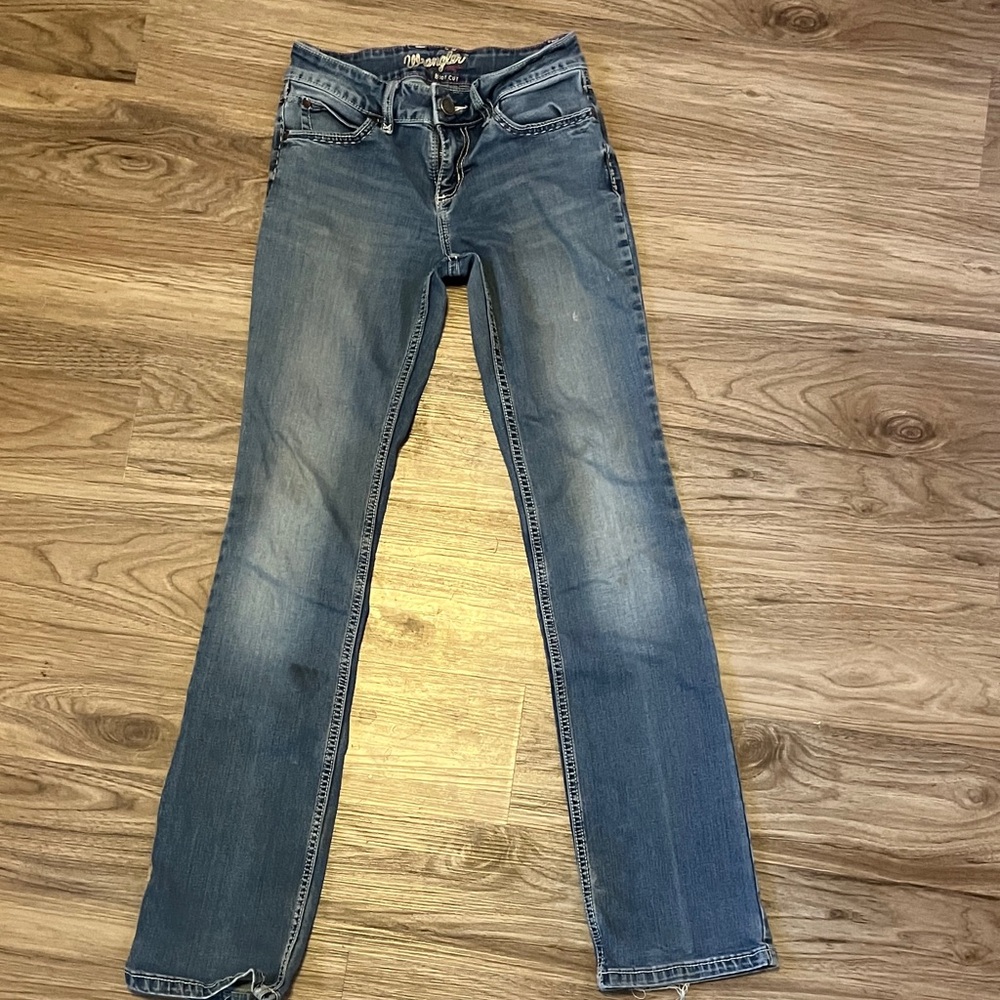 Wrangler Women's Faded Blue Straight Leg Jeans